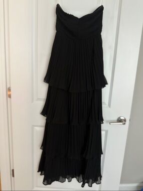 Lulu's Black Strapless Tiered Pleated Wedding Dress